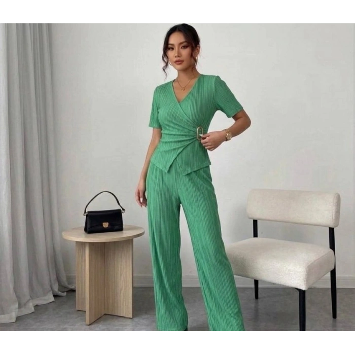 Kadın Toka Detaylı Kruvaze Takım