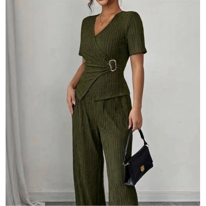 Kadın Toka Detaylı Kruvaze Takım