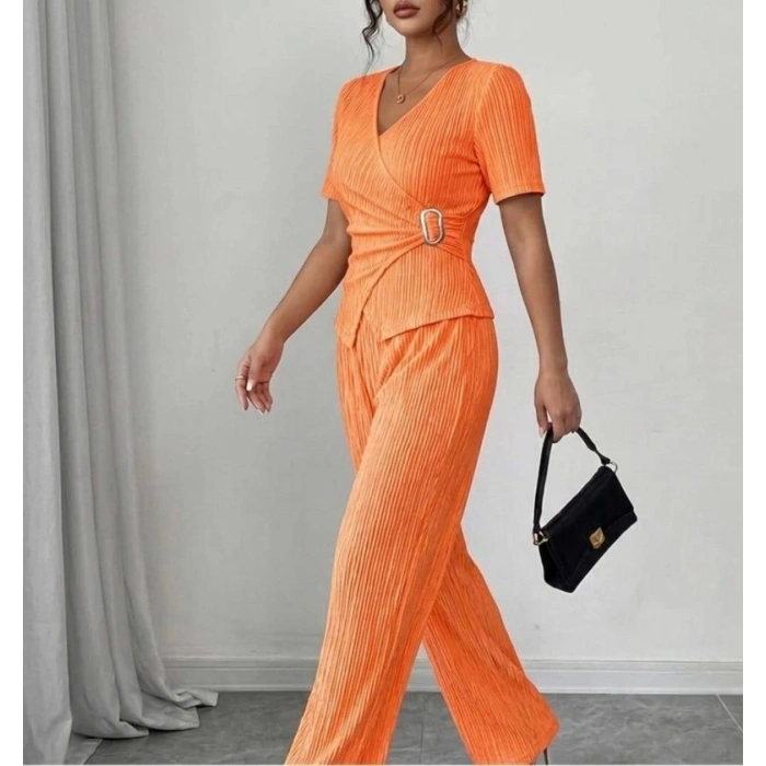 Kadın Toka Detaylı Kruvaze Takım