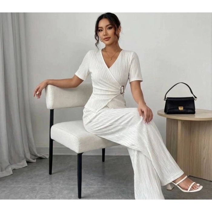 Kadın Toka Detaylı Kruvaze Takım