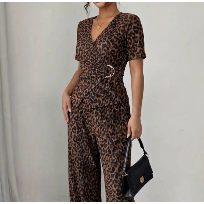 Kadın Toka Detaylı Kruvaze Takım