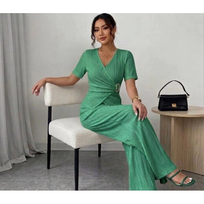 Kadın Toka Detaylı Kruvaze Takım