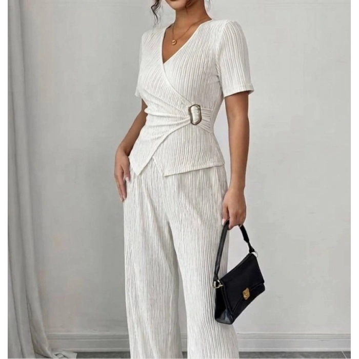 Kadın Toka Detaylı Kruvaze Takım