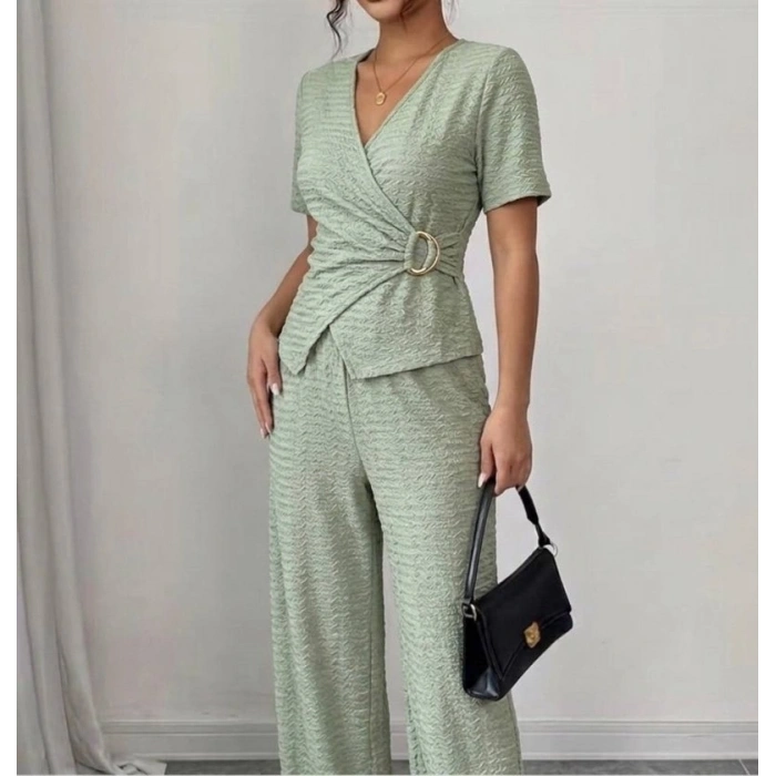 Kadın Toka Detaylı Kruvaze Takım