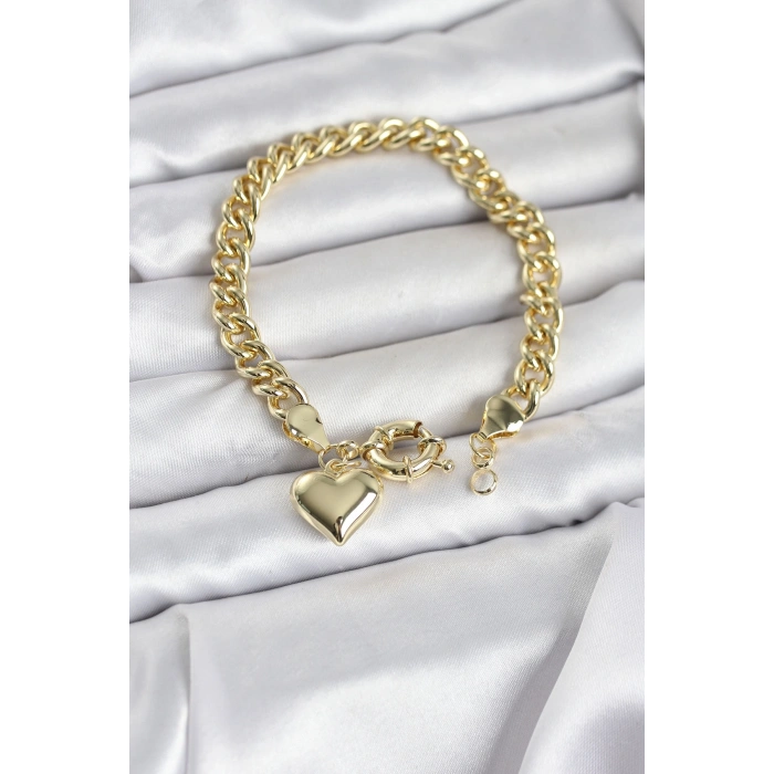 Kalp Detaylı Gold Renk Pirinç Kadın Bileklik