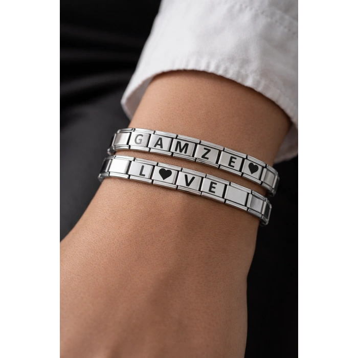 Kişiselleştirilebilir Çelik Bileklik – Harfli Charm Modüllü Paslanmaz Çelik Bileklik – İsim Yazılı Özel Tasarım