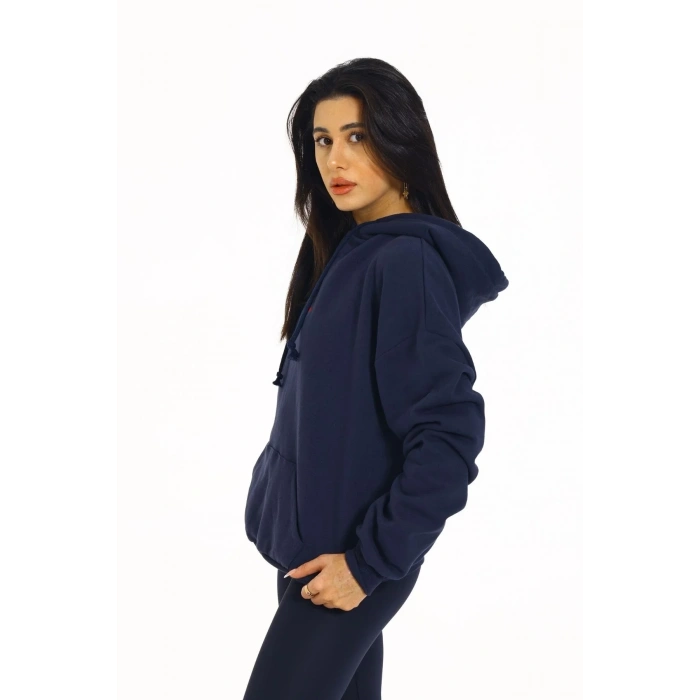 Kore Model Yıldız Baskılı Kanguru Cepli Kadın Sweat Lacivert