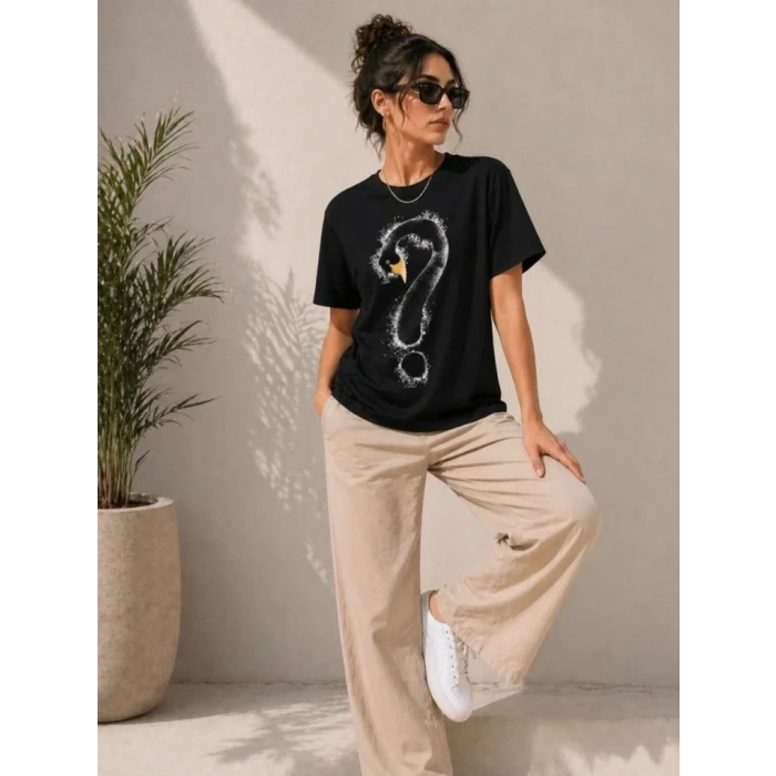 Kuğu Figürlü Soru İşareti Baskılı Tişört Kısa Kol T-Shirt - Siyah