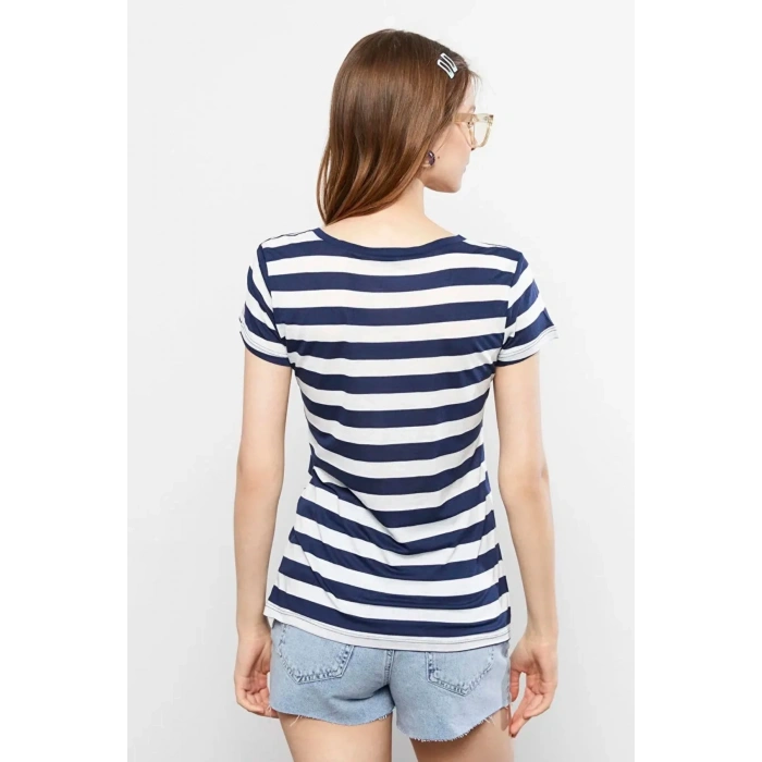 Lacivert V Yaka Çizgili Kısa Kollu Kadın Tişört