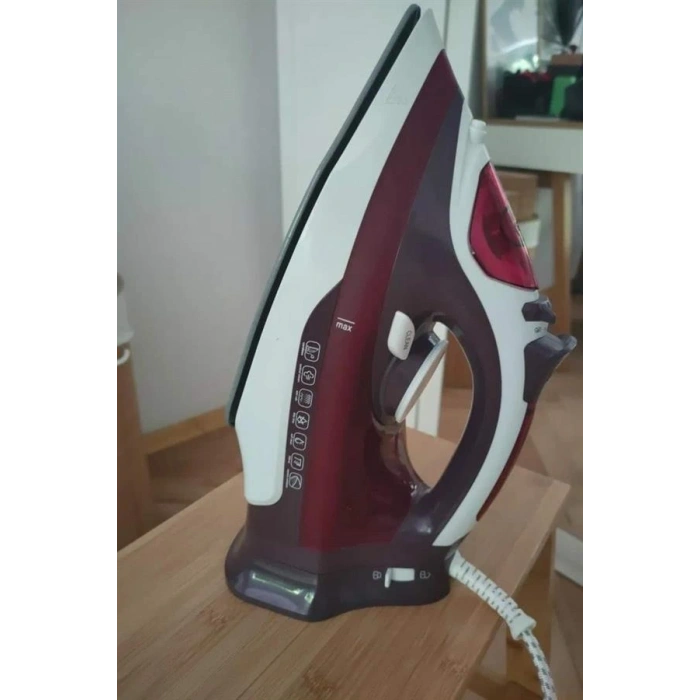 Modern Tasarım 2200W Dayanıklı Buharlı Seramik Kaplama Ütü