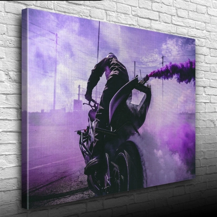 Mor Dumanlar saçan Motosiklet ve Sürücüsü Kanvas Tablo 50 x 70