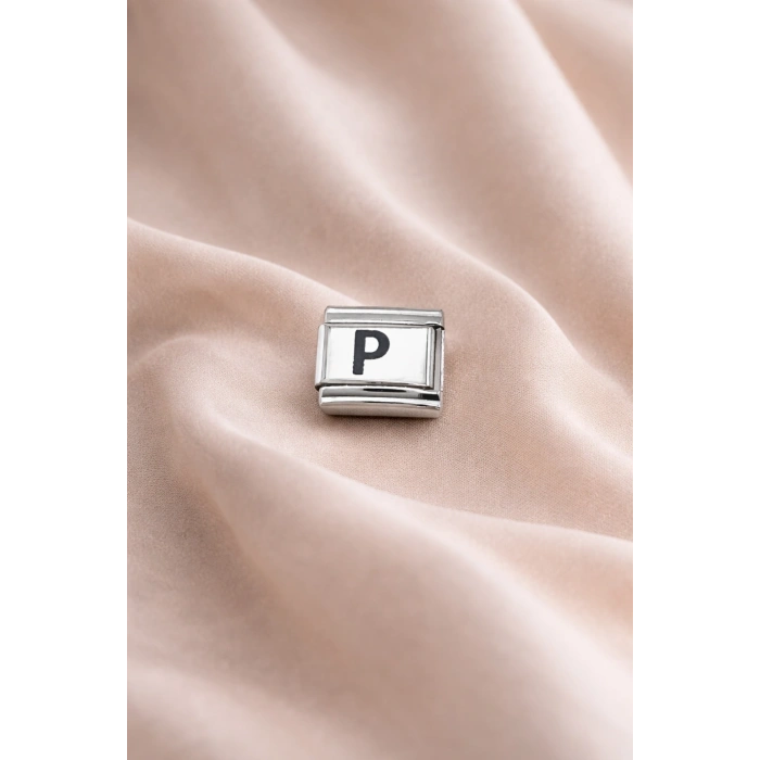 Nomination Uyumlu “P” Harf Charm – Çelik Bileklik Modülü, Kişiye Özel Harf Aksesuarı