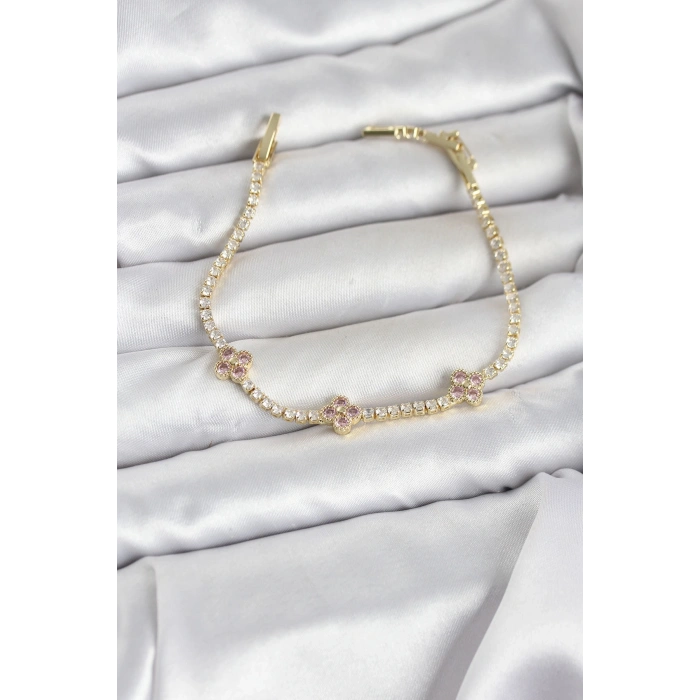 Pembe Yonca Detaylı Zirkon Taşlı Gold Renk Pirinç Su Yolu Kadın Bileklik