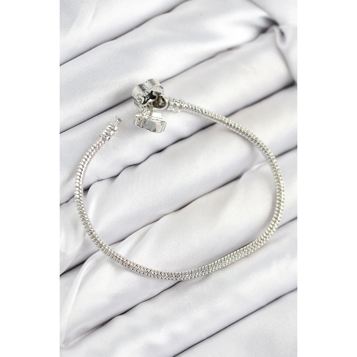 Pirinç Charm Zirkon Taşlı Yonca Model Gümüş Renk Kadın Bileklik