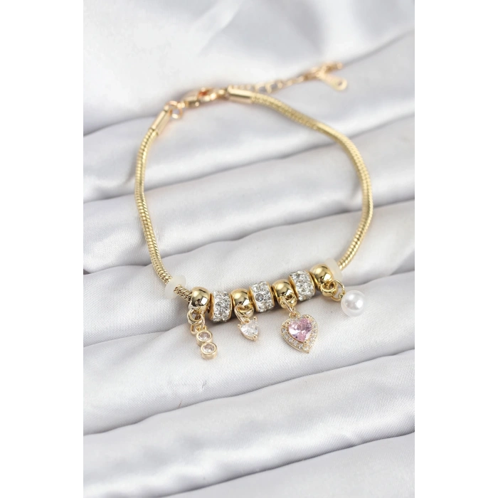 Pirinç Gold Renk Pembe Kalp Charmlı Kadın Bileklik