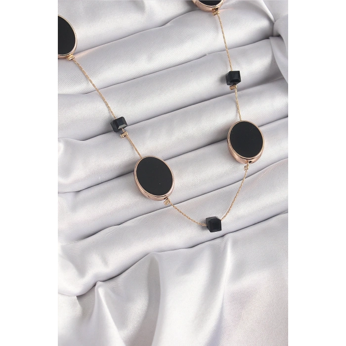 Pirinç Gold Renk Siyah Renk Oval Siyah Küp Detay Kadın Kolye