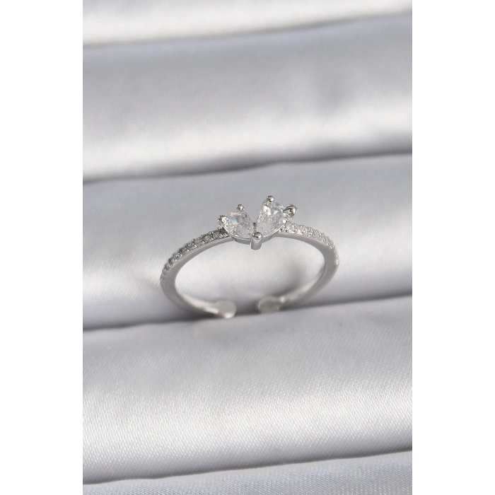 Pirinç Gümüş Renk Ayaralanabilir Zirkon Taşlı Kalp Model Kadın Yüzük