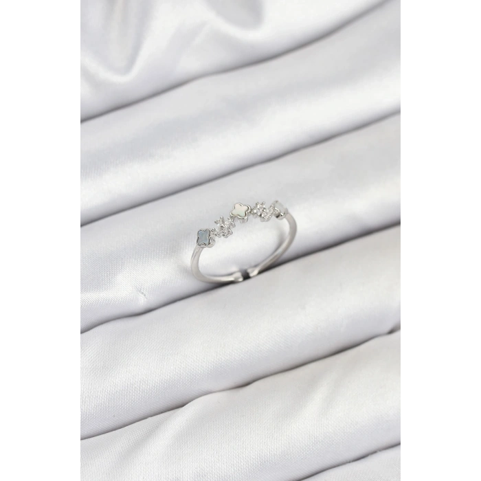 Pirinç Gümüş Renk Minimal Yonca Detaylı Kadın Yüzük