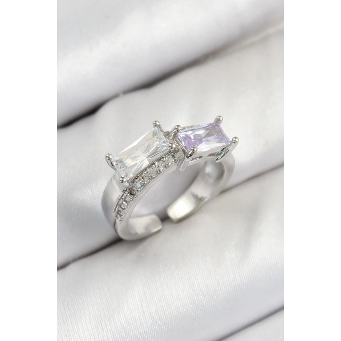 Pirinç Zirkon Taşlı Dikdörtgen Model Gümüş Renk Kadın Yüzük