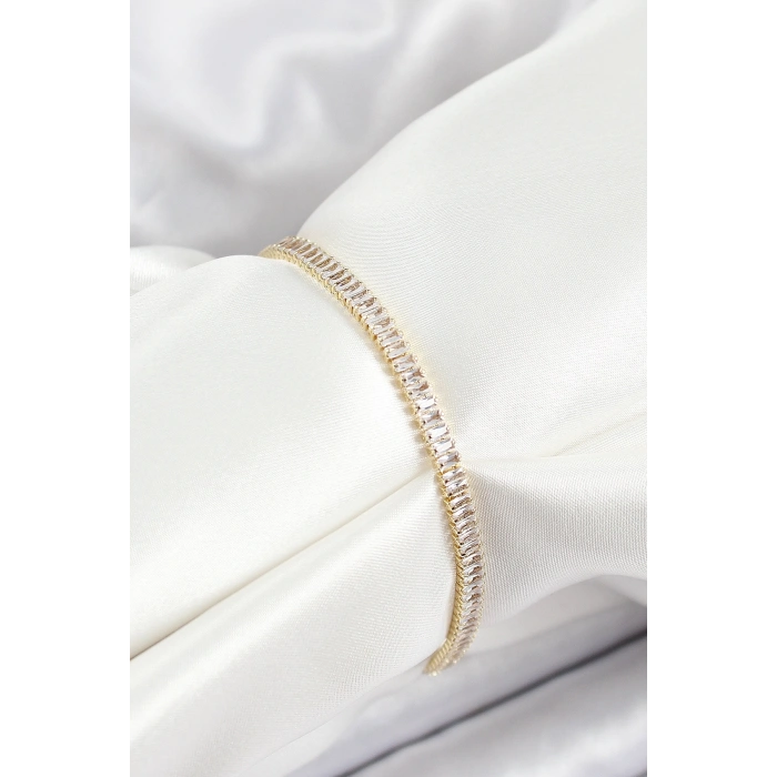 Pirinç Zirkon Taşlı İnce Su Yolu Model Gold Renk Kadın Bileklik