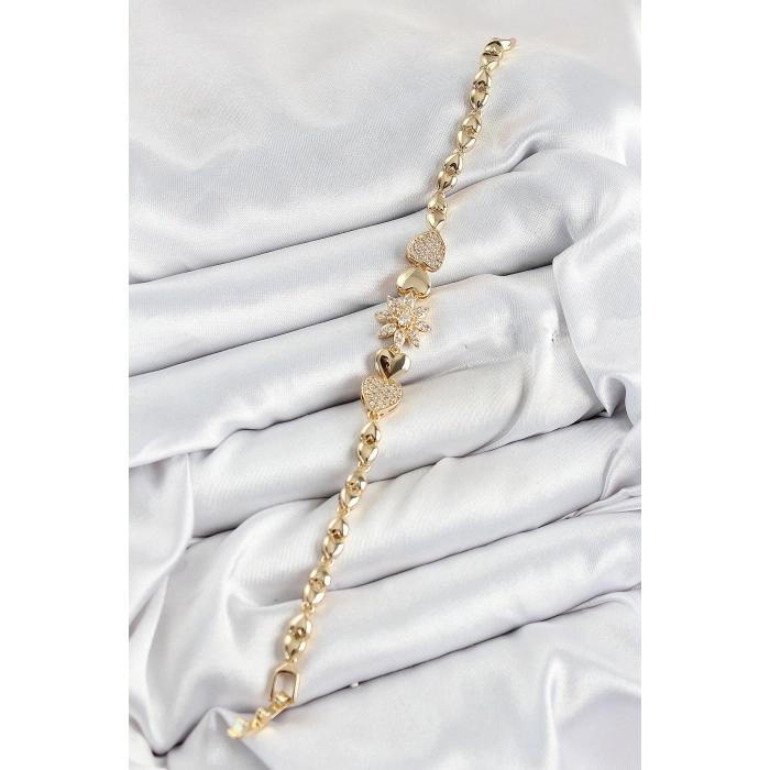 Pirinç Zirkon Taşlı Kalp Detaylı Çiçek Model Gold Renk Kadın Bileklik