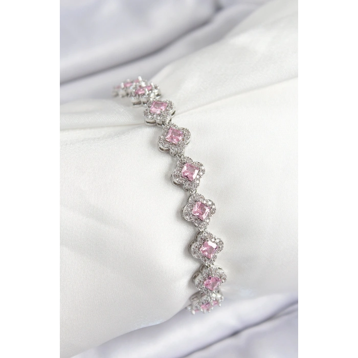 Pirinç Zirkon Taşlı Pembe Yonca Baget Model Gümüş Renk VIP Seri Kadın Bileklik