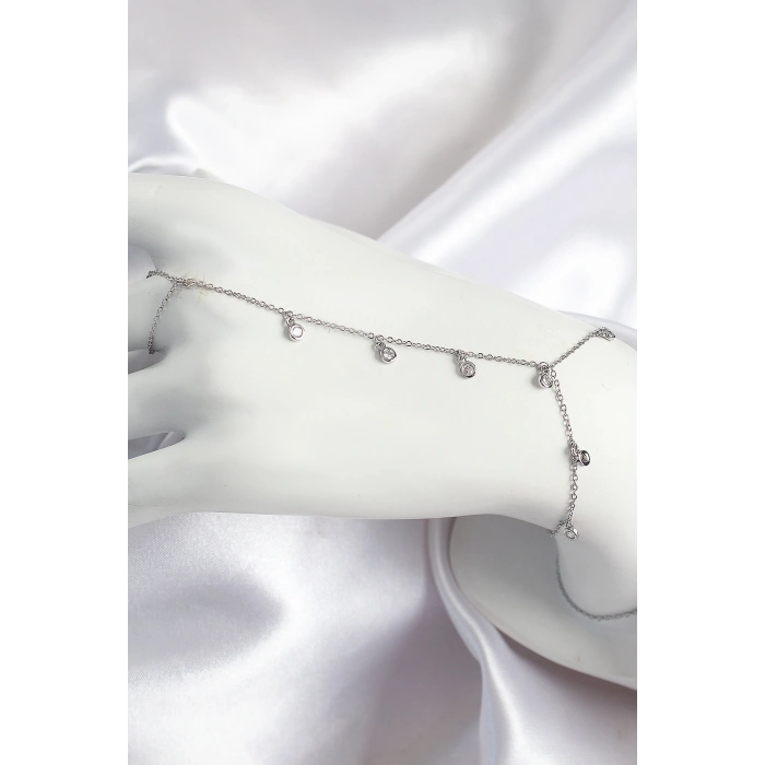 Pirinç Zirkon Taşlı Sallantılı Model Gümüş Renk Kadın Şahmeran