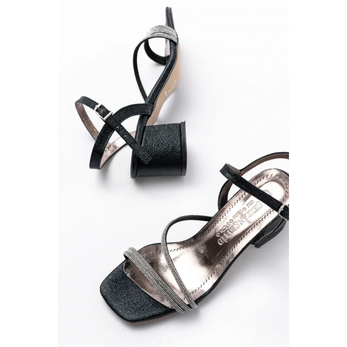 S-900  Siyah Bantlı Taşlı Kalın Şeffaf Topuklu Kadın Ayakkabı