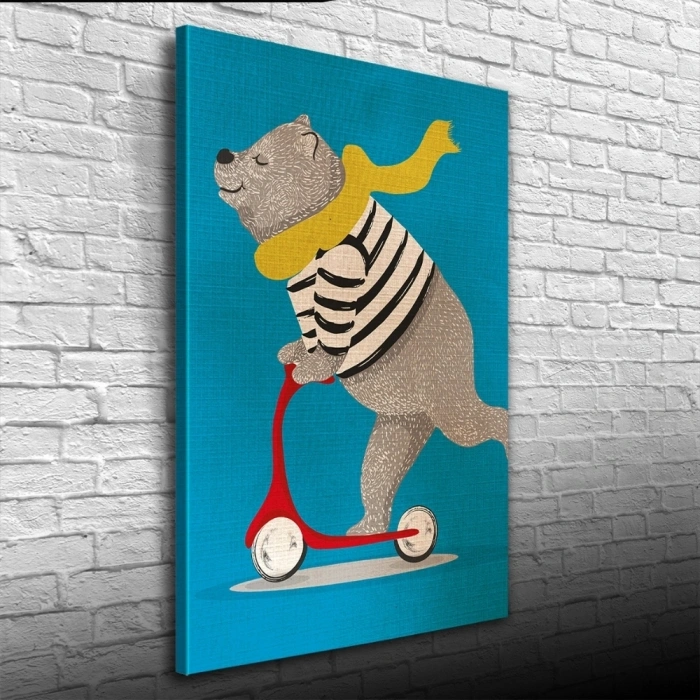 Scooter Süren Sevimli Ayı Kanvas Tablo 50 x 70