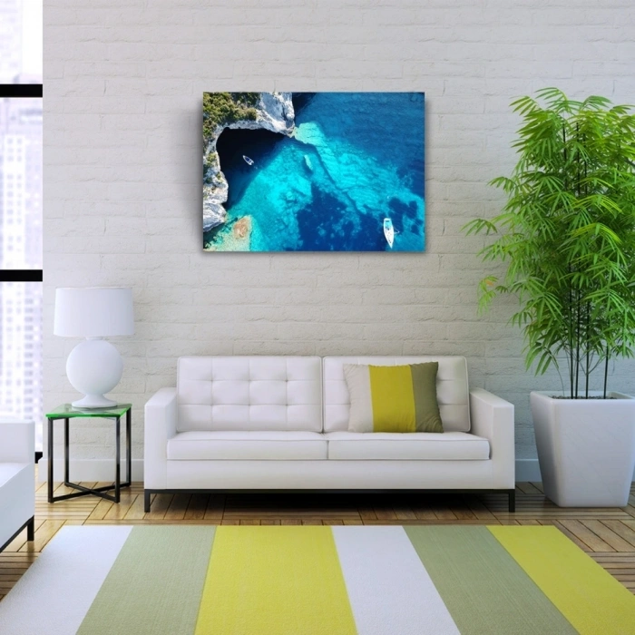 Turkuaz Sularda Mağaraya Giren Tekne Kanvas Tablo 50 x 70