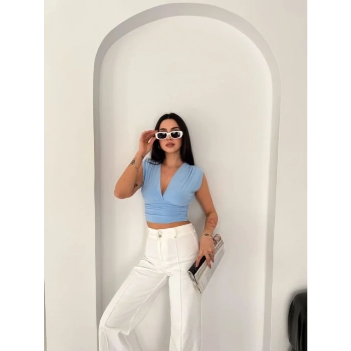 Vatkalı Kolsuz V Yaka Drapeli Crop Bluz Likralı Fit - Bebek Mavisi