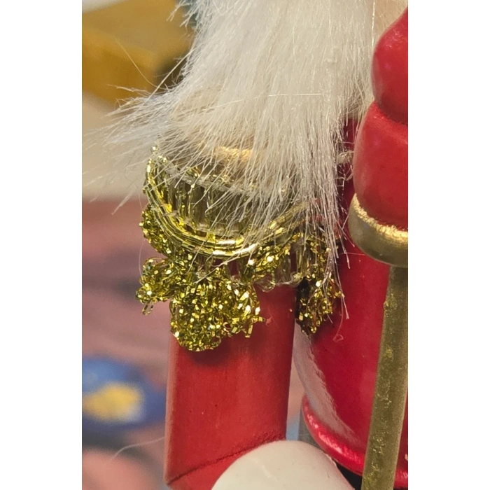 Yılbaşı Dekorasyonu Ahşap Kurşun Asker Kırmızı Kostüm Siyah Kürk Şapka 25 cm