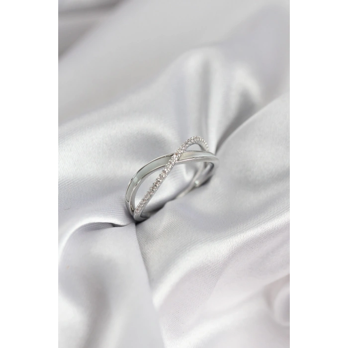 Zirkon Taşlı Sarmal Sedefli Gümüş Renk Kadın Yüzük