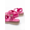 692-564 Fuşya Ortopedik Taban Çapraz Tokalı Kadın Sandalet