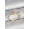 Pirinç Gold Renk Beyaz Mineli Pembe Zirkon Taşlı Çiçek Model Kadın Yüzük