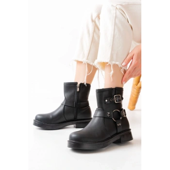 02-2013 Siyah Toka Aksesuarlı Fermuarlı Günlük Kadın Bot