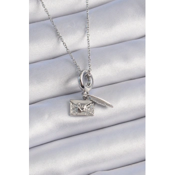 316L Çelik Gümüş Renk Kalp Detay Mektup Figür Charm Model Kadın Kolye