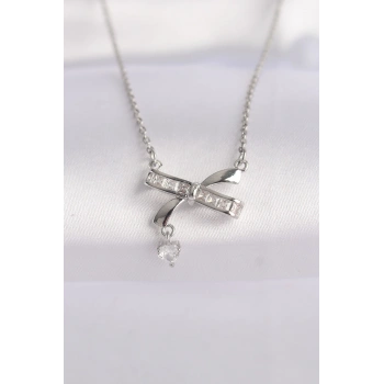 316L Çelik Zincir Gümüş Renk Zirkon Taşlı Kalp Detay Fiyonk Kolye