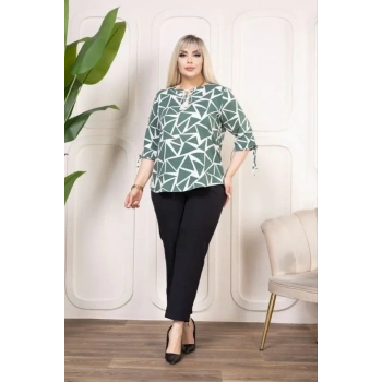 Desenli Püsküllü Viskon Bluz Bebe Yaka Kısa Kollu Big Size Rahat Kesim - Desenli