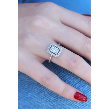 Gümüş Renk Baget Zirkon Taşlı Kadın Yüzük