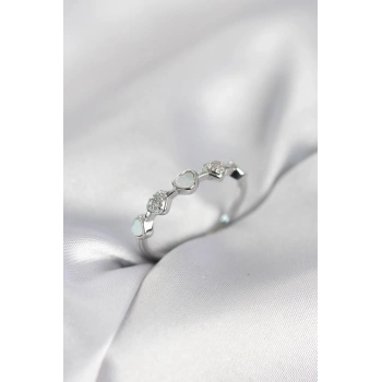 Gümüş Renk Minimal Kalp Model Zirkon Taşlı Pirinç Kadın Yüzük