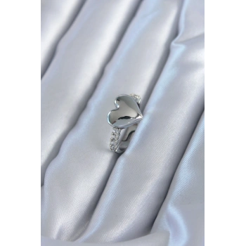 Gümüş Renk Pirinç Zirkon Taşlı Kalp Model Kadın Yüzük