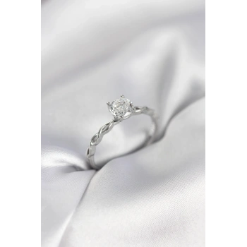 Gümüş Renk Sarmal Zincir Model Tek Taş Model Zirkon Taşlı Kadın Yüzük