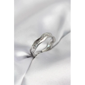 Gümüş Renk Su Damlası Model Zirkon Taşlı Kadın Yüzük