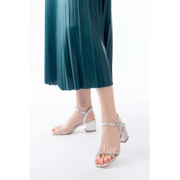 K-888 Kadın Gümüş İnce Sarmal Bantlı Topuklu Ayakkabı