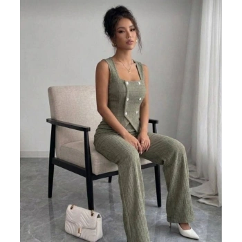 Kadın Düğmeli Bürümcük Kumaş Takım