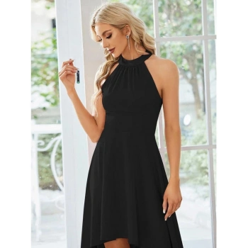 Kadın Omuzlardan Açık Boyundan Halka Detaylı Görünümlü Asimetrik Detaylı Kısa Ithal Krep Elbise