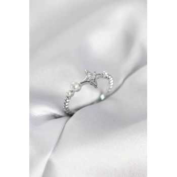 Minimal Kutup Yıldızı Model Zirkon Taşlı Gümüş Renk Kadın Yüzük