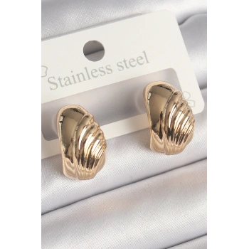 Pirinç Gold Renk İşleme Detaylı Yarım Halka Model Kadın Küpe