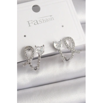 Pirinç Gümüş Renk Düğüm Model Zirkon Taşlı Kalp Detay Kadın Küpe